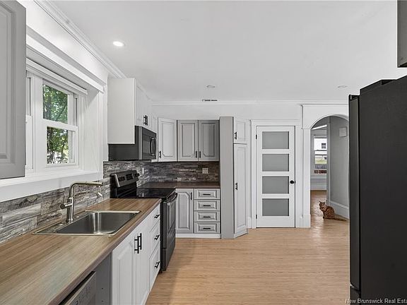 4th image of 17 Minto St