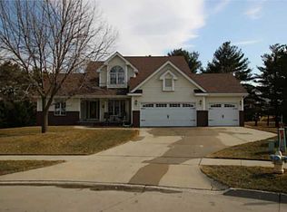 1221 Pine Valley Pl, Polk City, IA 50226