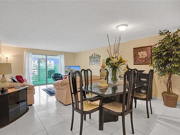3rd image of 131 SE 3rd Ave APT 407