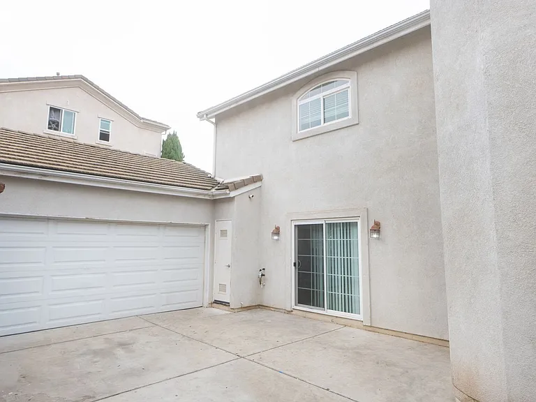 511 Stork St — Photo 39