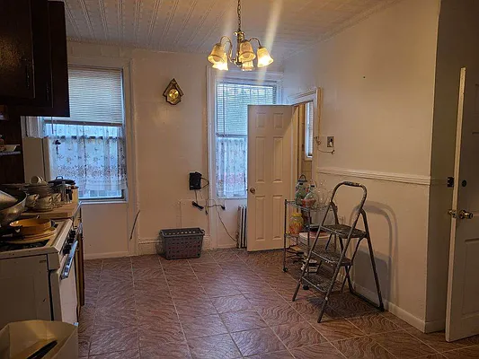 Rented by Capri Jet Realty Corp | media 3