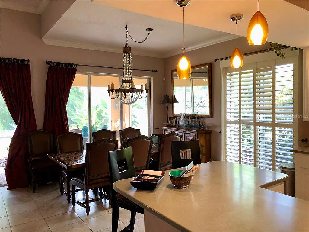 3 bed, 2.0 bath, 2000 sqft, $3,250 — Photo 3
