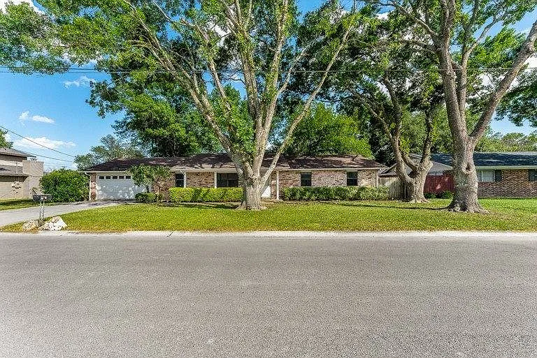 1376 Poppy Ln