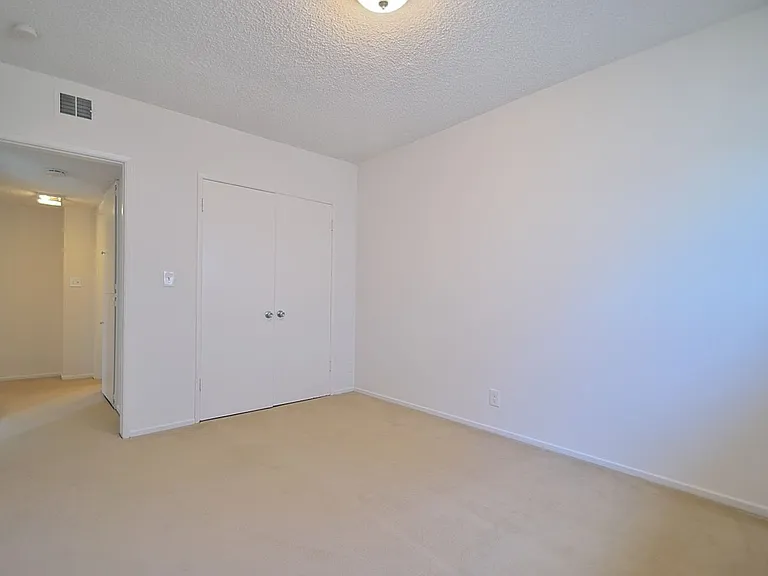 1902 Plant Ave — Photo 7