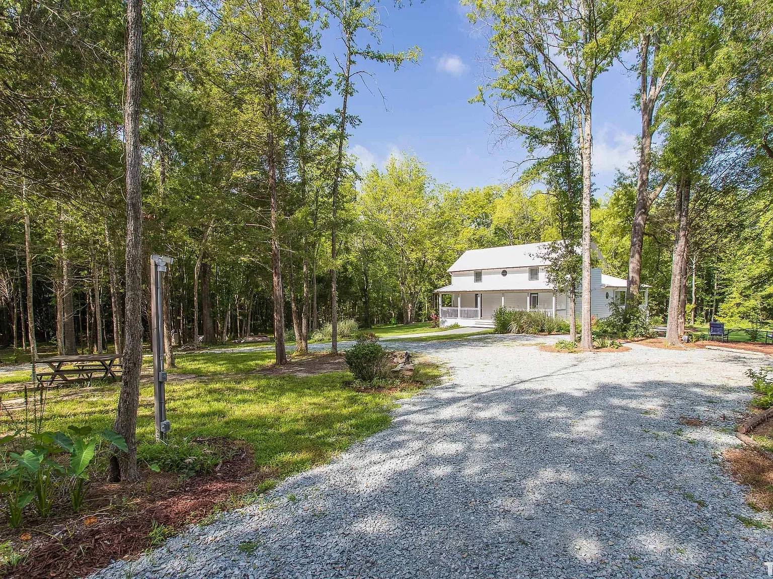 3 bed, 1.5 bath, 2000 sqft, $4,800 — Photo 4