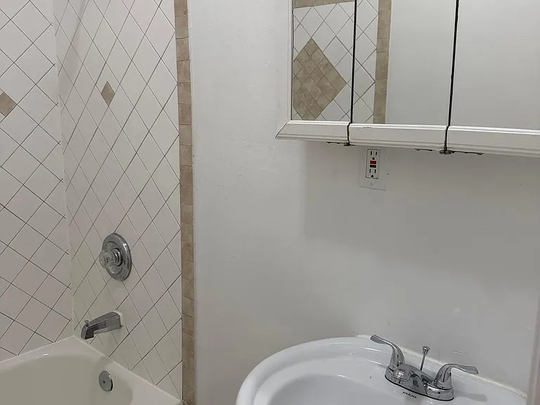 1112 W Glenwood Ave #1 — Photo 9