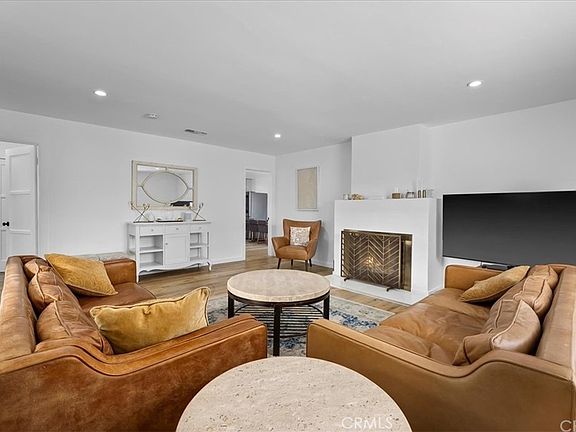 5th image of 3617 W 111th St