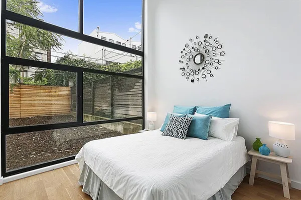 Rented by E Realty International Corp | media 2