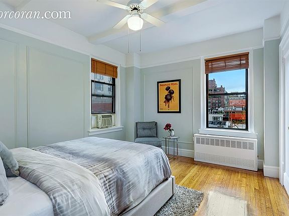 4th image of 157 E 72nd St APT 4A