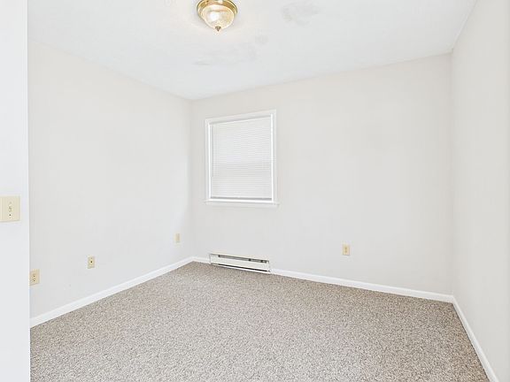 4th image of 2407 Bare St APT A