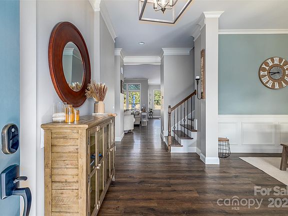 4th image of 1005 Dunwoody Dr