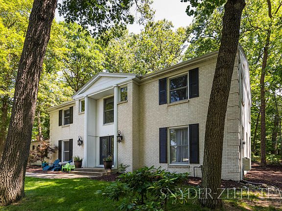 3rd image of 2680 Shadowbrook Dr SE