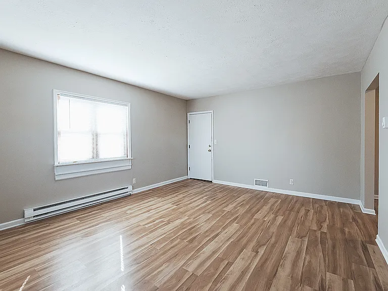3426 Starr St #B — Photo 3