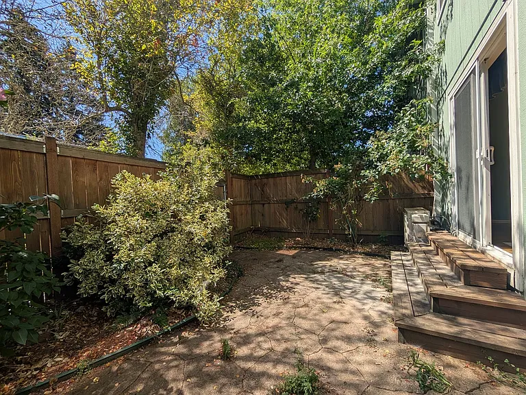 3657 Westleigh St — Photo 22