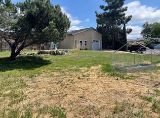 827 Centennial Dr, Vista, CA 92081