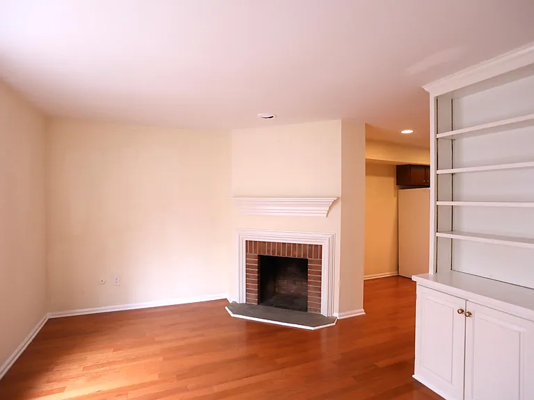133 Woodgate Ln #23 — Photo 4