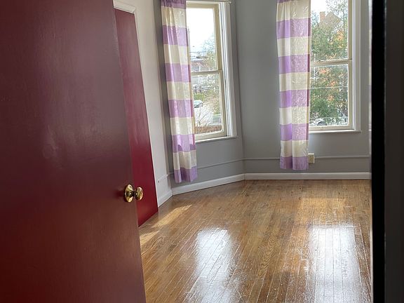 3rd image of 305 N 1st St