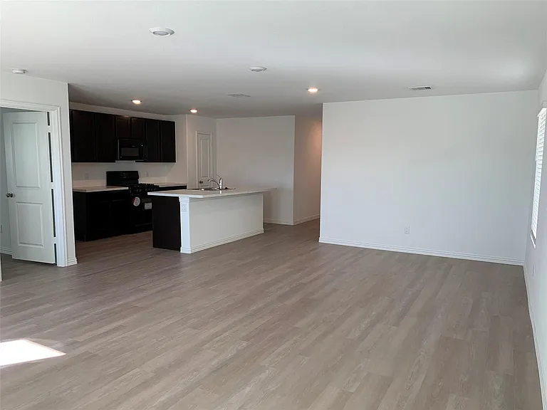 18118 Rockvine Dr — Photo 4