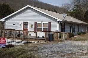 2nd image of 25 Lighthouse Ln