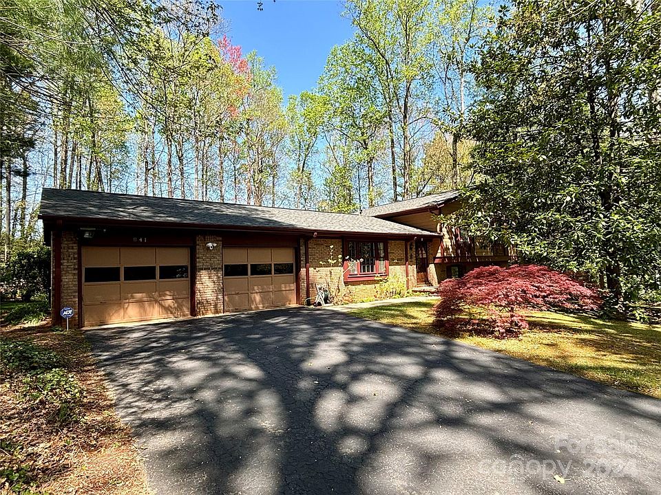 1st image of 841 Greenwood Dr