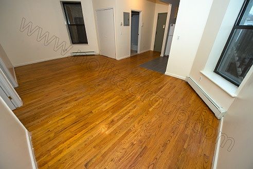 3rd image of 139 Chrystie St APT 3F