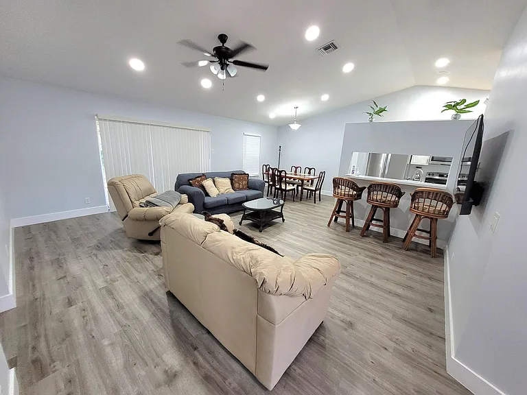 1328 Waterway Cove Dr — Photo 12