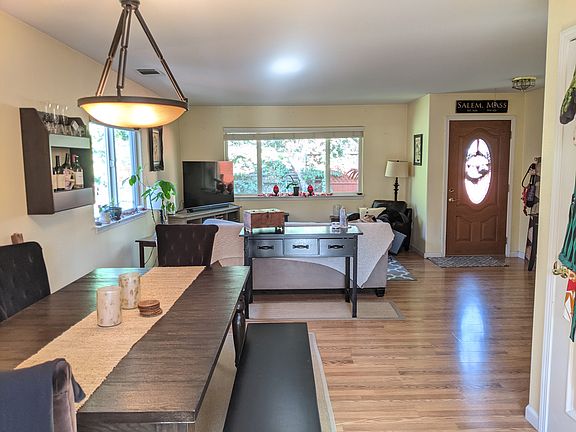 Dining & Living Area