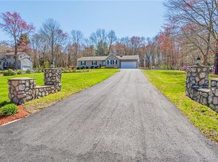 6 Juniper Ln, Moosup, CT 06354
