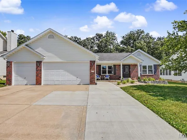 227 Highland Meadows Dr, Wentzville, MO 63385