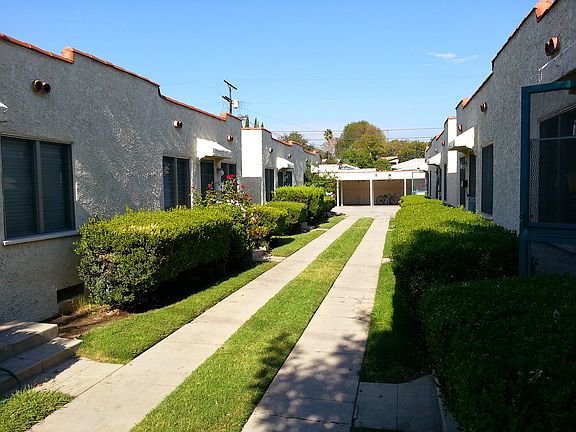 2nd image of 3039 1/2 Larga Ave