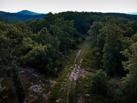 3rd image of 2 Hawk Lake Dr