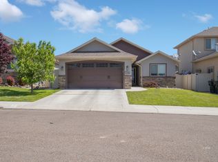 3790 Autumn Colors Dr, Elko, NV 89801