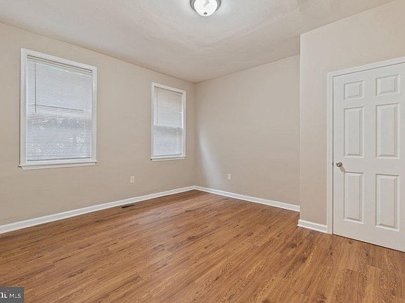 5th image of 601 Whitelock St
