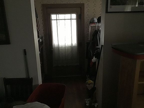 6x8 Entrance, Foyer.
