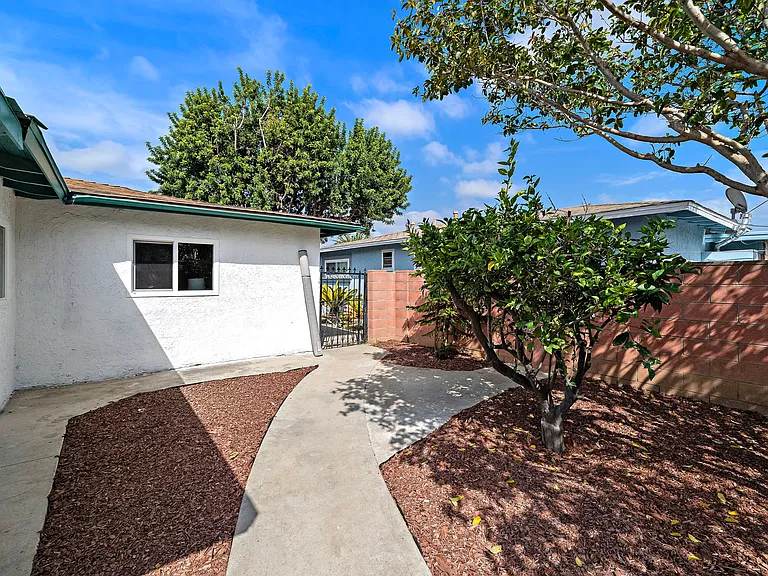 1410 W Camden Pl — Photo 13