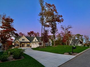 1734 Bayfront Dr, Soddy Daisy, TN 37379