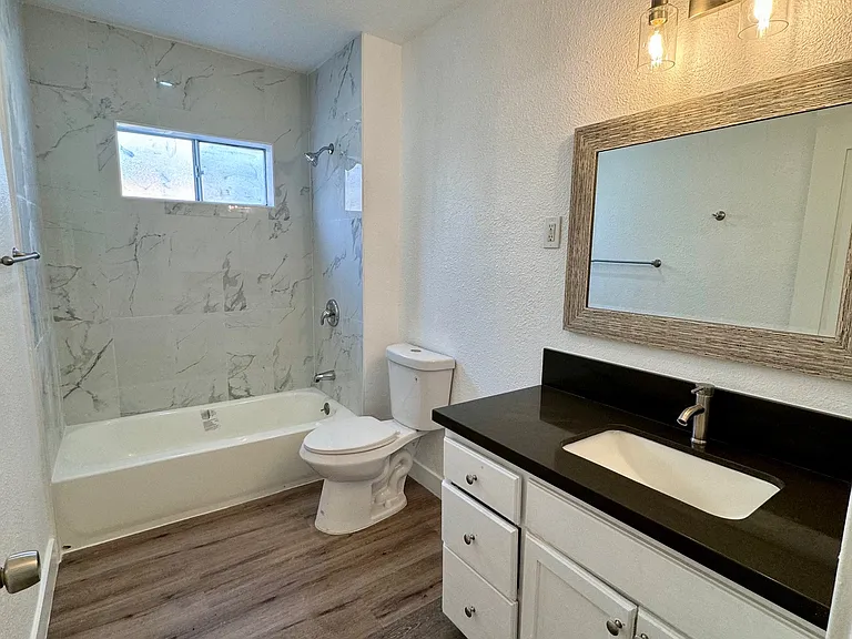 1736 Junipero Ave #A — Photo 3