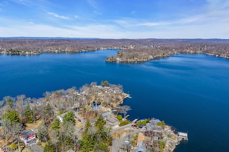 1st image of 7 Wildwood Shores Dr