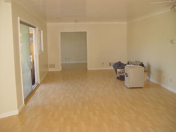 2nd image of 802 De La Fuente St