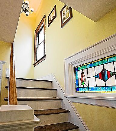 3rd image of 86 Hunt Ave