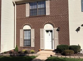 106 Fisher Dr #215, Franklin Park, NJ 08823