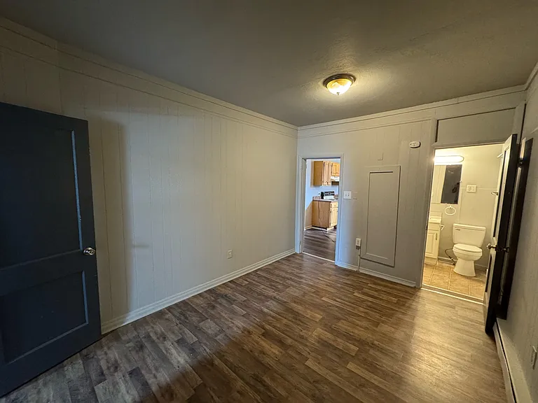 51 S Queen St #1 — Photo 28