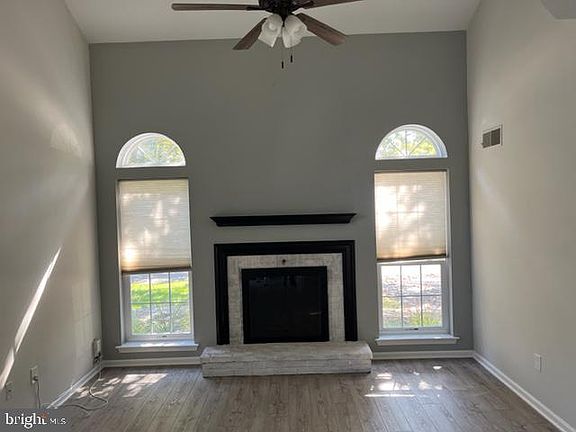 5th image of 641 Danbury Ct