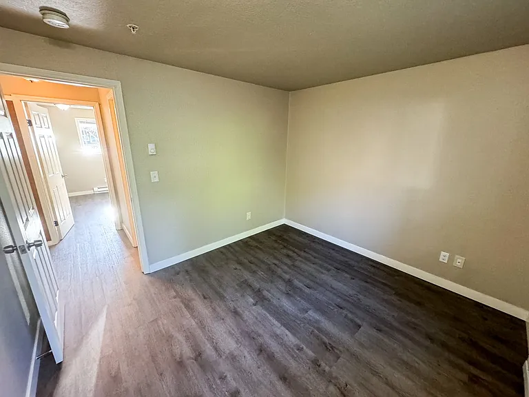 3446-3462 Hadley St NE — Photo 15