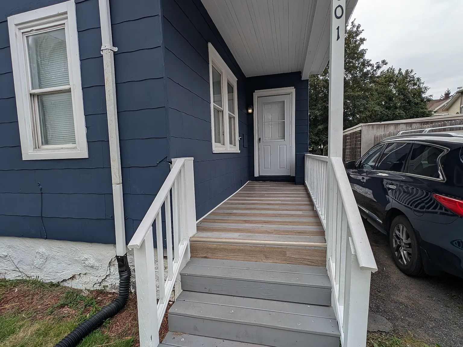 4 bed, 1.5 bath, 2302 sqft, $2,400 — Photo 3