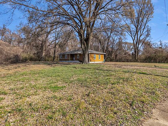 3rd image of 2196 Ketchum Rd