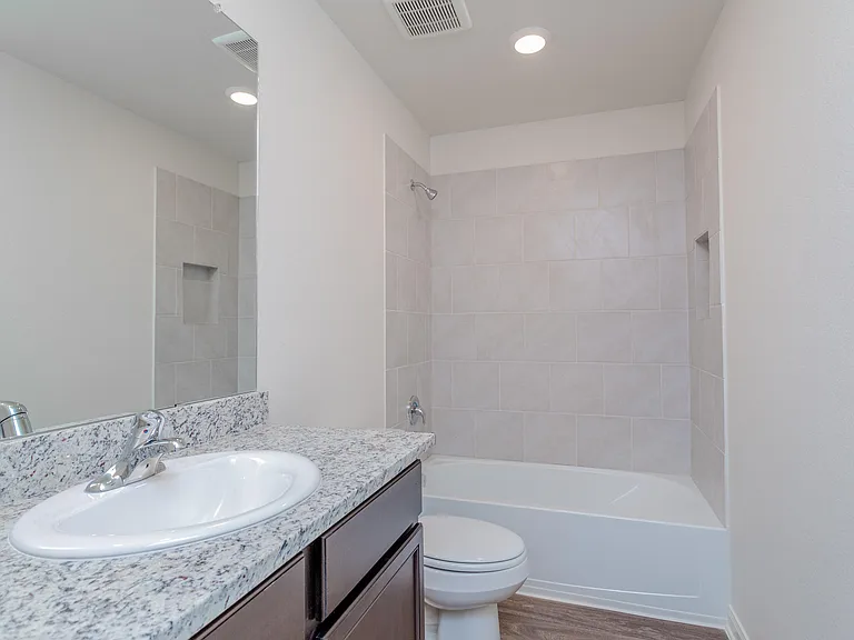 15214 Harbor Lndg — Photo 24
