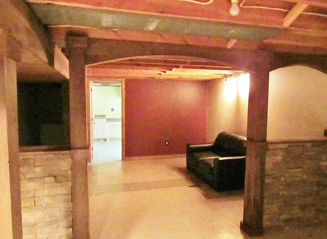 1809 Ivy Ln — Photo 15