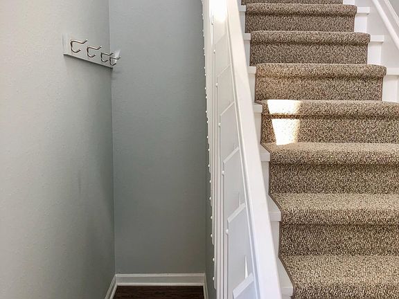 4th image of 1729 Coburn Ct