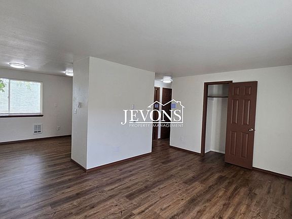 3rd image of 1117 Willow St #H